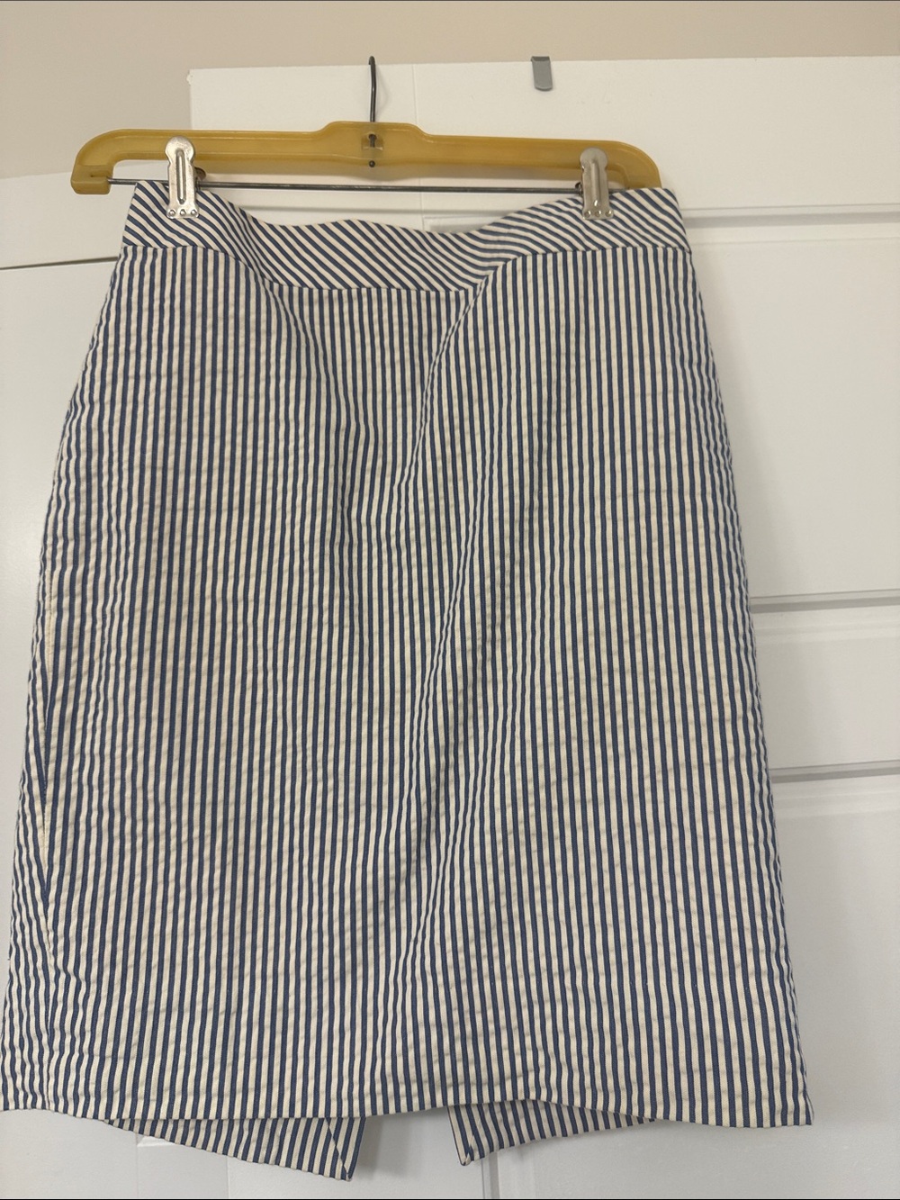 J. Crew Cream Pencil Skirt - Classic Tailored Silhouette
